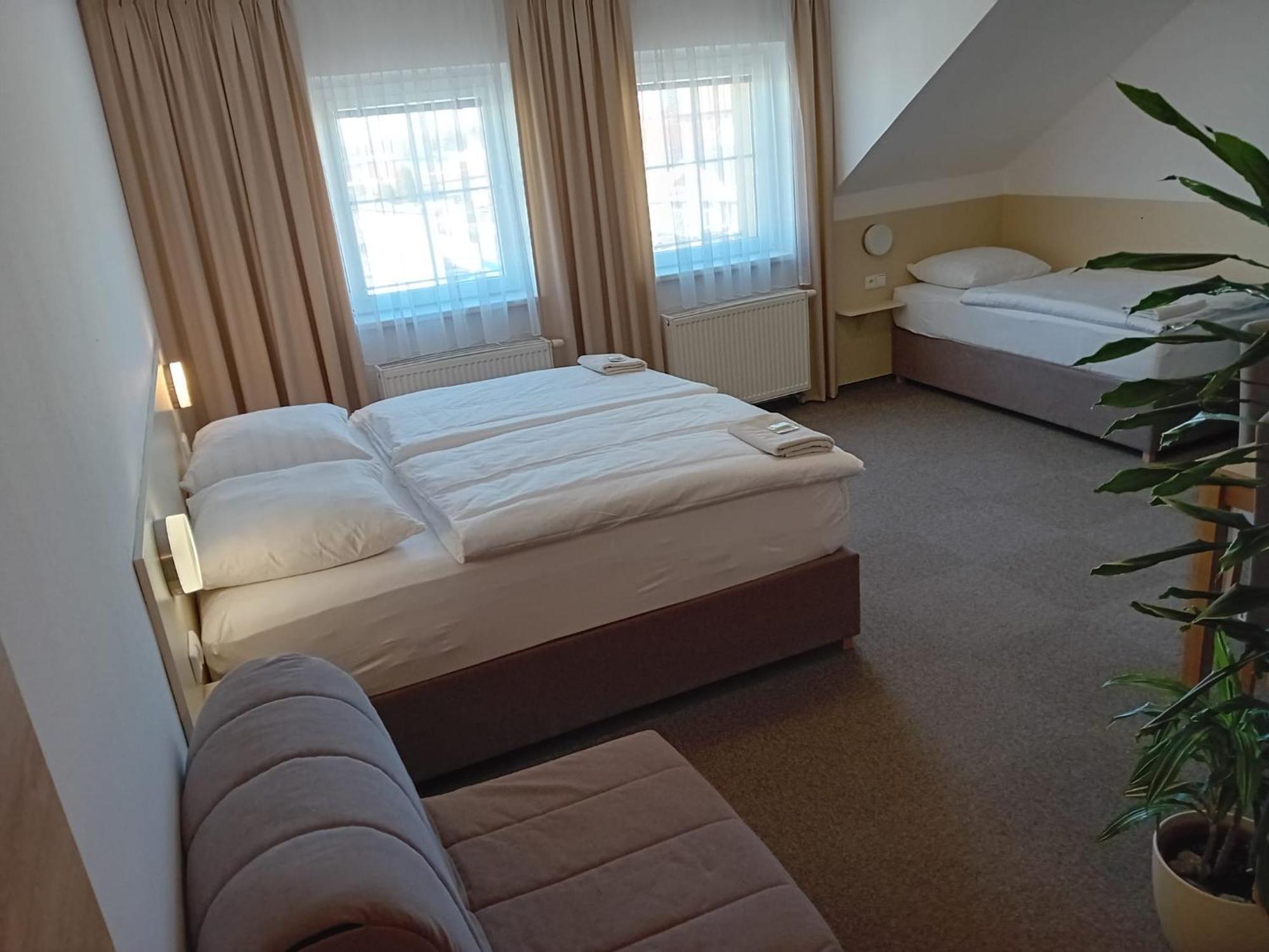 Hotel U Budvaru Ceske Budejovice Exteriör bild